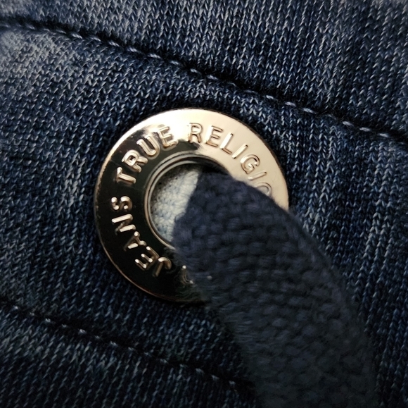 True  Religion Shorts - Picture 4 of 5